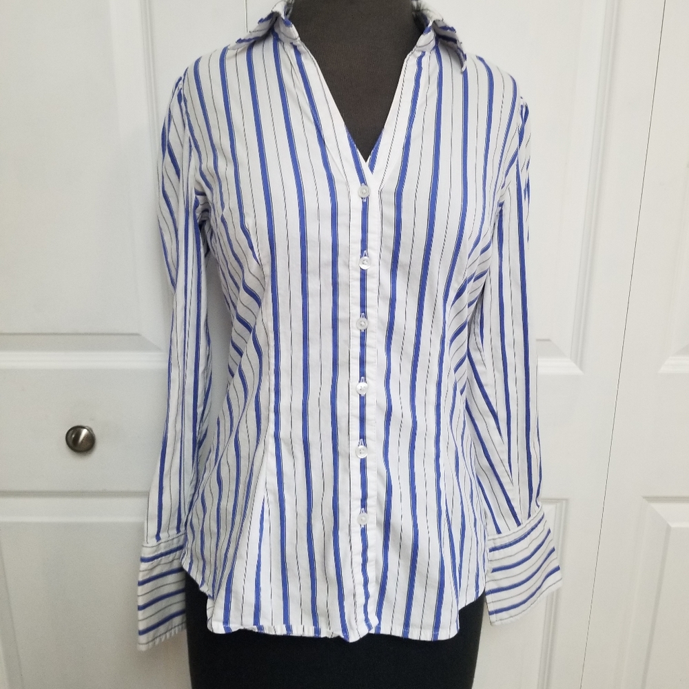 Express Design Studio Woman's Small Button Blouse